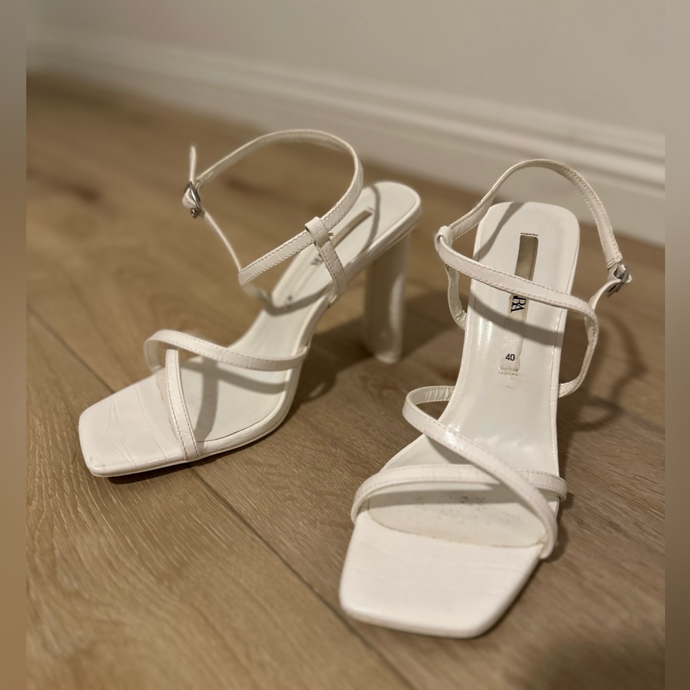 Zara White Crocodile Embossed Leather Heels (9)